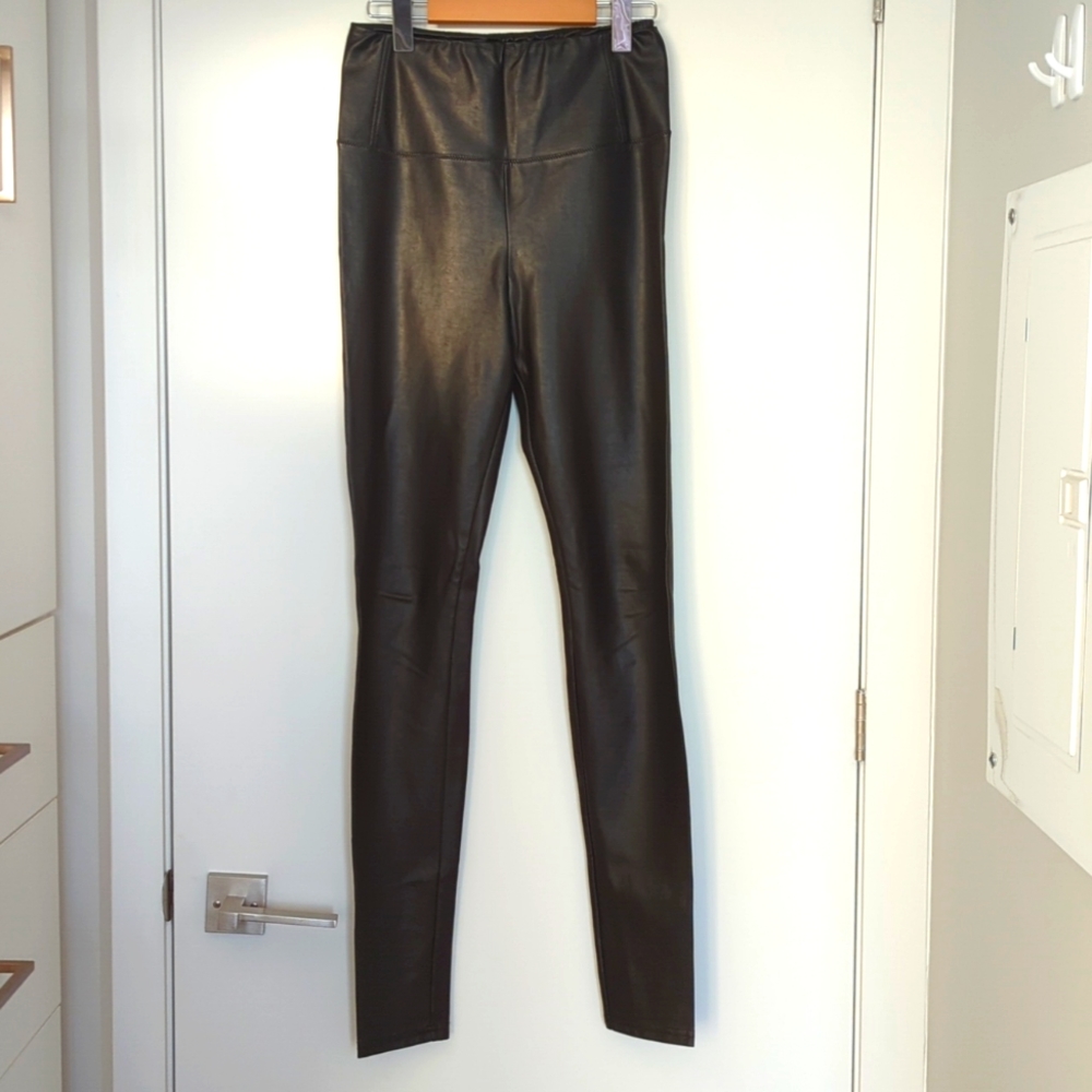 Wilfred Free Leather look leggings